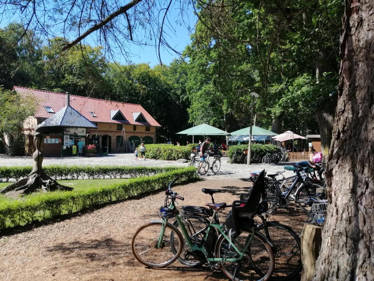 Hotel Schloesschen Sundische Wiese Цингст Екстериор снимка