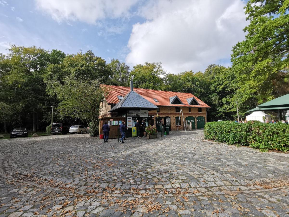 Hotel Schloesschen Sundische Wiese Цингст Екстериор снимка