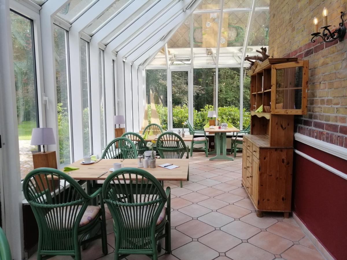 Hotel Schloesschen Sundische Wiese Цингст Екстериор снимка