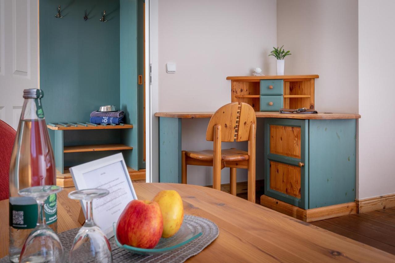 Hotel Schloesschen Sundische Wiese Цингст Екстериор снимка