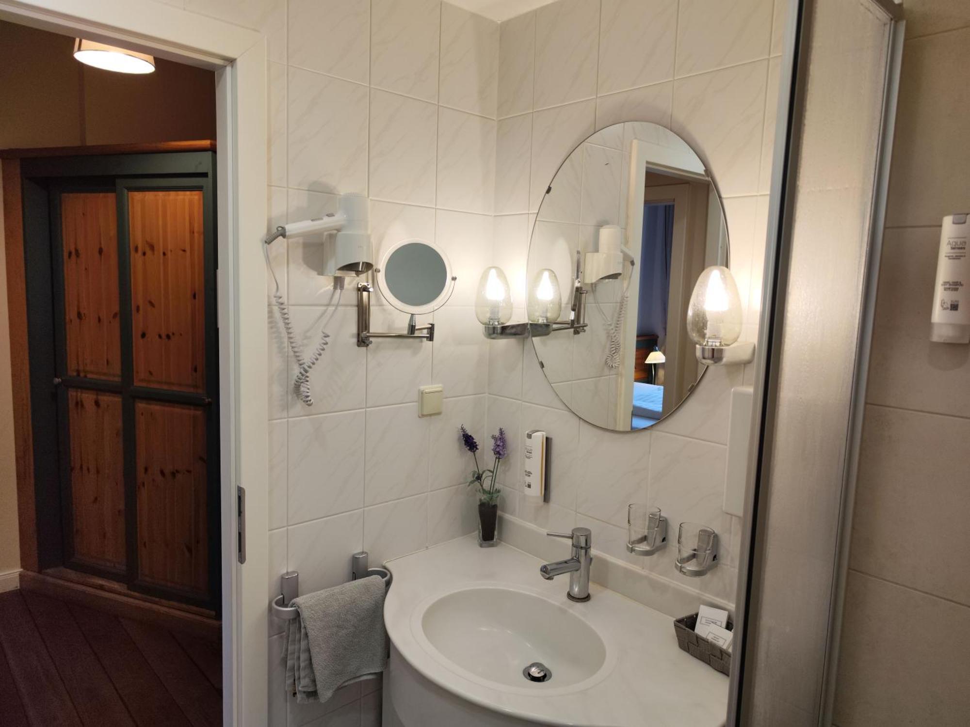 Hotel Schloesschen Sundische Wiese Цингст Стая снимка