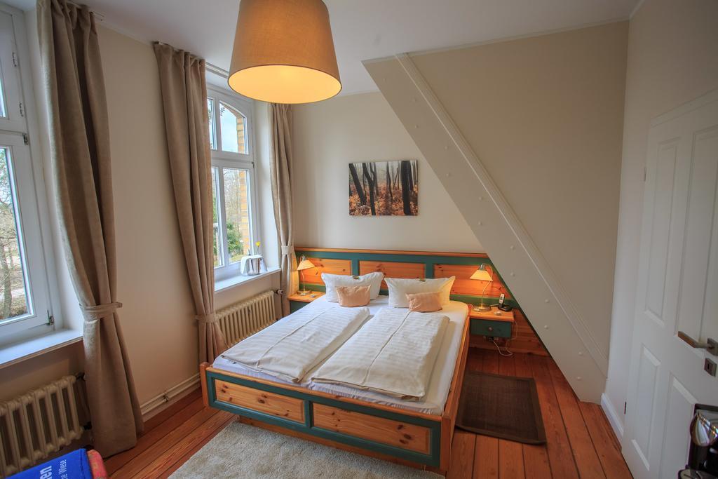 Hotel Schloesschen Sundische Wiese Цингст Екстериор снимка